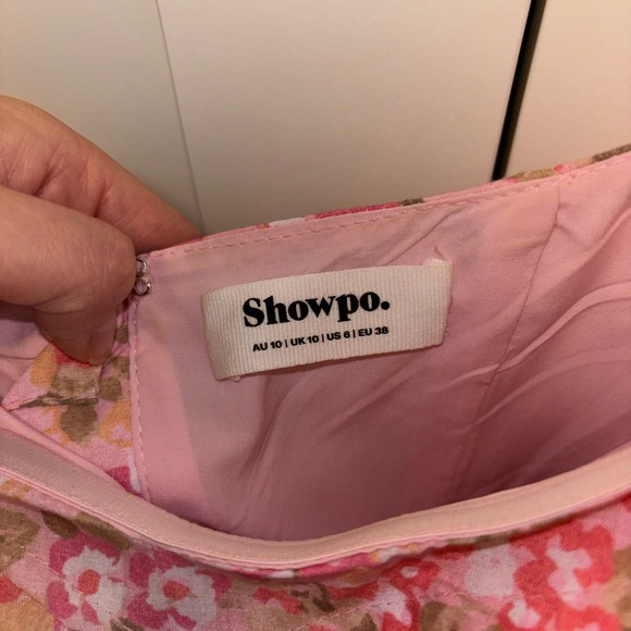 PHORCHIA MINI DRESS - IN FLEUR PRINT
SHOWPO size US 6 - Picture 8 of 8